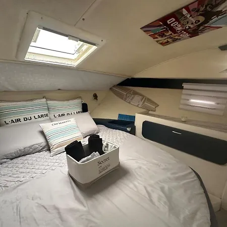 Vedette Location A La Nuitee Sur L Eau Botel *