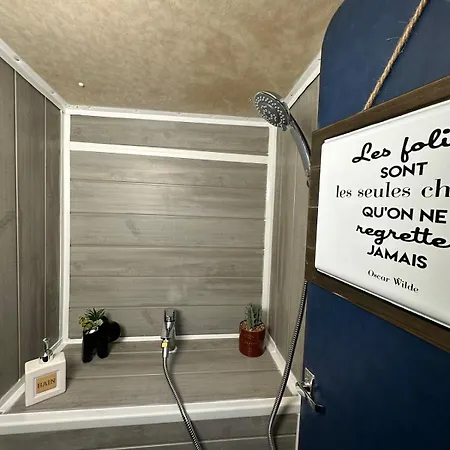 Vedette Location A La Nuitee Sur L Eau Botel *