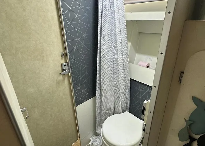 Vedette Location A La Nuitee Sur L Eau Botel *