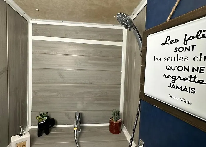 Vedette Location A La Nuitee Sur L Eau Botel *